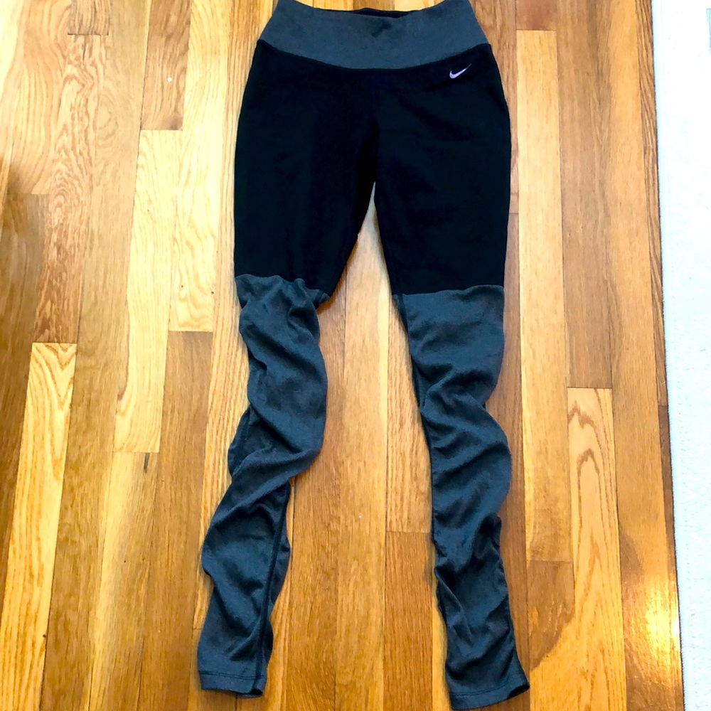 Nike leggings scrunch bottom size xs